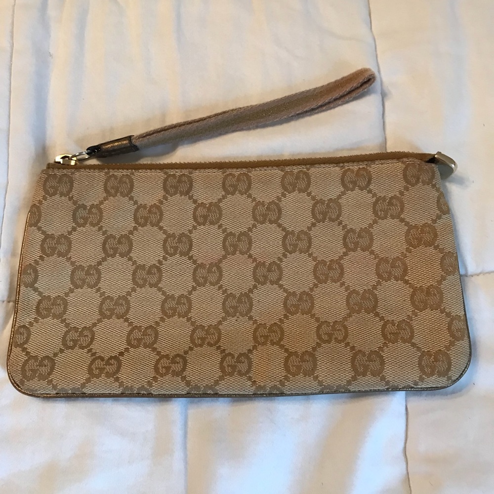 Gucci wristlet